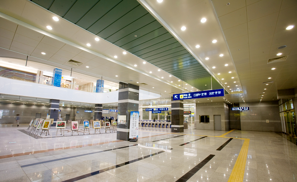 Wangsimni Station